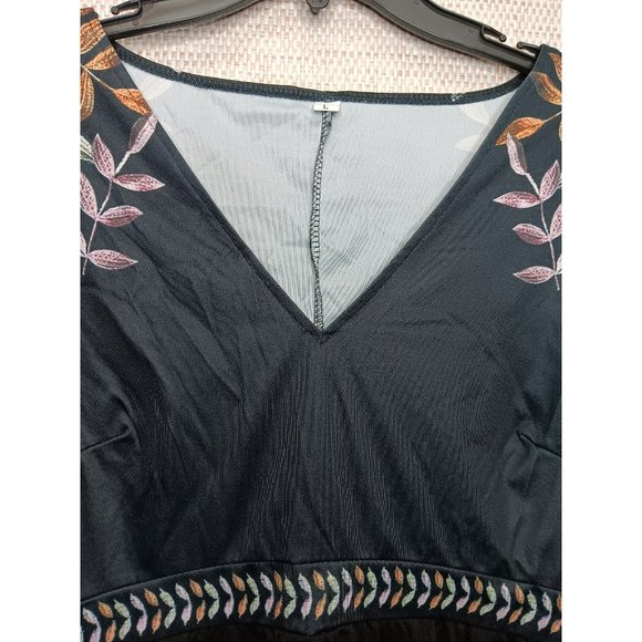 Black V Neck Blouse with Leaves Pattern and Half Sleeve Size Large - Picture 7 of 8